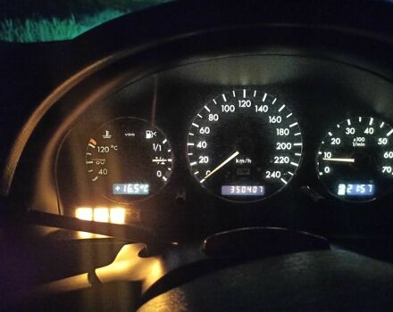 Черный Мерседес МЛ 350, объемом двигателя 3.7 л и пробегом 350 тыс. км за 5950 $, фото 1 на Automoto.ua