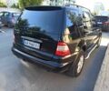 Черный Мерседес МЛ 350, объемом двигателя 3.7 л и пробегом 350 тыс. км за 5950 $, фото 12 на Automoto.ua