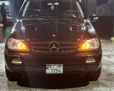 Черный Мерседес МЛ 350, объемом двигателя 3.7 л и пробегом 270 тыс. км за 8999 $, фото 5 на Automoto.ua