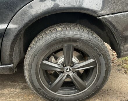 Черный Мерседес МЛ 350, объемом двигателя 3.7 л и пробегом 270 тыс. км за 8999 $, фото 9 на Automoto.ua