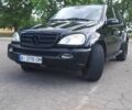 Черный Мерседес МЛ 350, объемом двигателя 3.7 л и пробегом 325 тыс. км за 5555 $, фото 4 на Automoto.ua