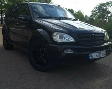 Черный Мерседес МЛ 350, объемом двигателя 3.7 л и пробегом 325 тыс. км за 5555 $, фото 9 на Automoto.ua