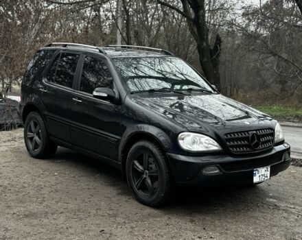 Черный Мерседес МЛ 350, объемом двигателя 3.7 л и пробегом 270 тыс. км за 8999 $, фото 2 на Automoto.ua