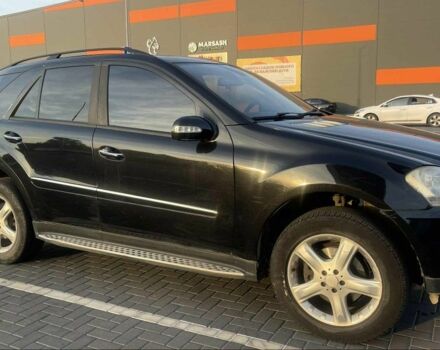 Чорний Мерседес МЛ 350, об'ємом двигуна 3.5 л та пробігом 208 тис. км за 7700 $, фото 1 на Automoto.ua