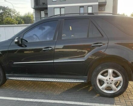 Чорний Мерседес МЛ 350, об'ємом двигуна 3.5 л та пробігом 208 тис. км за 7700 $, фото 2 на Automoto.ua