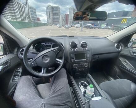 Черный Мерседес МЛ 350, объемом двигателя 3.5 л и пробегом 270 тыс. км за 8500 $, фото 5 на Automoto.ua