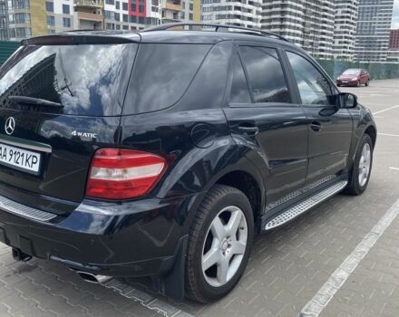 Черный Мерседес МЛ 350, объемом двигателя 3.5 л и пробегом 270 тыс. км за 8500 $, фото 3 на Automoto.ua