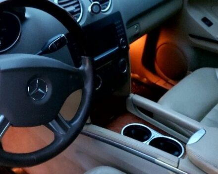 Чорний Мерседес МЛ 350, об'ємом двигуна 3.5 л та пробігом 310 тис. км за 9900 $, фото 18 на Automoto.ua