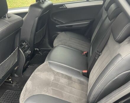 Черный Мерседес МЛ 350, объемом двигателя 3.5 л и пробегом 2 тыс. км за 10200 $, фото 6 на Automoto.ua