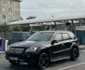 Черный Мерседес МЛ 350, объемом двигателя 3.5 л и пробегом 300 тыс. км за 9500 $, фото 1 на Automoto.ua