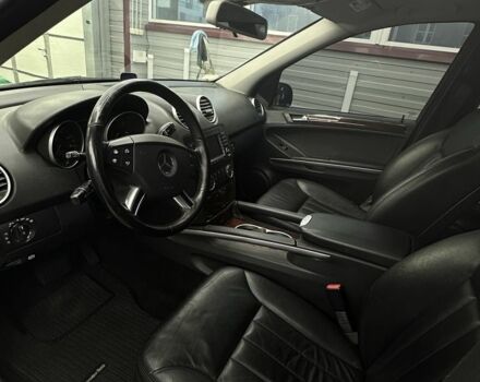 Чорний Мерседес МЛ 350, об'ємом двигуна 3.5 л та пробігом 270 тис. км за 10800 $, фото 1 на Automoto.ua
