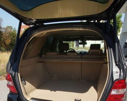 Чорний Мерседес МЛ 350, об'ємом двигуна 3.5 л та пробігом 132 тис. км за 14200 $, фото 3 на Automoto.ua