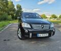 Черный Мерседес МЛ 350, объемом двигателя 3.5 л и пробегом 262 тыс. км за 10000 $, фото 2 на Automoto.ua