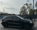 Черный Мерседес МЛ 350, объемом двигателя 3.5 л и пробегом 300 тыс. км за 9500 $, фото 6 на Automoto.ua