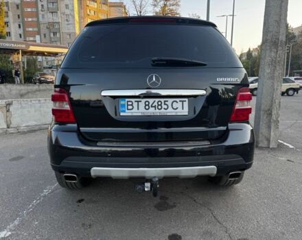 Черный Мерседес МЛ 350, объемом двигателя 3.5 л и пробегом 320 тыс. км за 10500 $, фото 3 на Automoto.ua