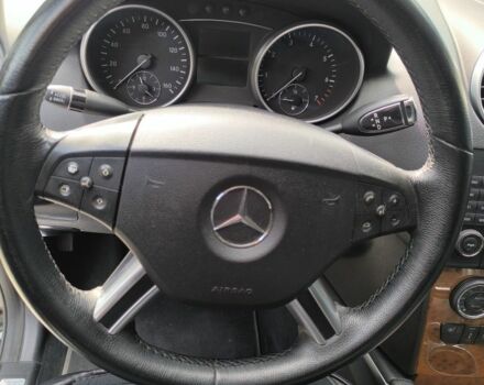 Черный Мерседес МЛ 350, объемом двигателя 3.5 л и пробегом 184 тыс. км за 13900 $, фото 11 на Automoto.ua