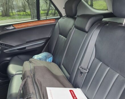 Чорний Мерседес МЛ 350, об'ємом двигуна 3.5 л та пробігом 194 тис. км за 11000 $, фото 15 на Automoto.ua