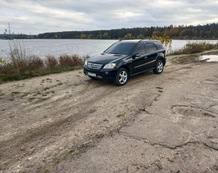 Черный Мерседес МЛ 350, объемом двигателя 3.5 л и пробегом 234 тыс. км за 13500 $, фото 3 на Automoto.ua