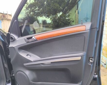 Черный Мерседес МЛ 350, объемом двигателя 3.5 л и пробегом 184 тыс. км за 13900 $, фото 16 на Automoto.ua