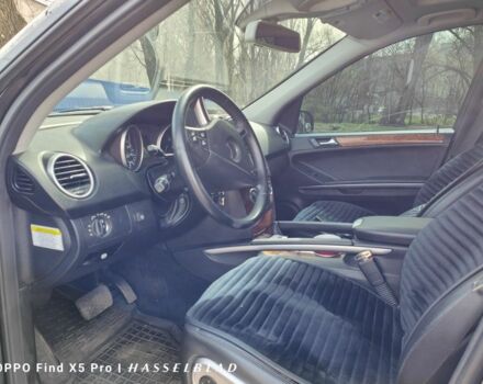 Чорний Мерседес МЛ 350, об'ємом двигуна 3.5 л та пробігом 194 тис. км за 11000 $, фото 9 на Automoto.ua