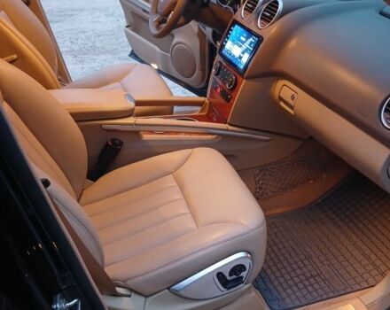 Черный Мерседес МЛ 350, объемом двигателя 3.5 л и пробегом 234 тыс. км за 13500 $, фото 17 на Automoto.ua