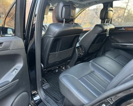 Чорний Мерседес МЛ 350, об'ємом двигуна 3.5 л та пробігом 230 тис. км за 7250 $, фото 7 на Automoto.ua