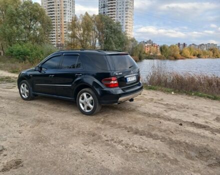 Черный Мерседес МЛ 350, объемом двигателя 3.5 л и пробегом 234 тыс. км за 13500 $, фото 5 на Automoto.ua