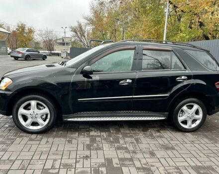 Чорний Мерседес МЛ 350, об'ємом двигуна 3.5 л та пробігом 276 тис. км за 10500 $, фото 2 на Automoto.ua