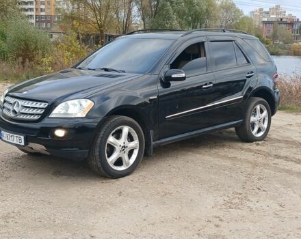 Черный Мерседес МЛ 350, объемом двигателя 3.5 л и пробегом 234 тыс. км за 13500 $, фото 2 на Automoto.ua