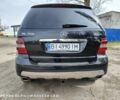 Чорний Мерседес МЛ 350, об'ємом двигуна 3.5 л та пробігом 194 тис. км за 11000 $, фото 4 на Automoto.ua