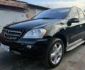 Черный Мерседес МЛ 350, объемом двигателя 3.5 л и пробегом 230 тыс. км за 12800 $, фото 1 на Automoto.ua