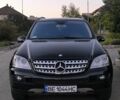 Черный Мерседес МЛ 350, объемом двигателя 3.5 л и пробегом 184 тыс. км за 13900 $, фото 2 на Automoto.ua