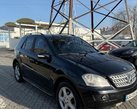 Черный Мерседес МЛ 350, объемом двигателя 3.5 л и пробегом 242 тыс. км за 9499 $, фото 9 на Automoto.ua