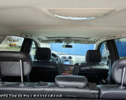 Чорний Мерседес МЛ 350, об'ємом двигуна 3.5 л та пробігом 194 тис. км за 11000 $, фото 6 на Automoto.ua