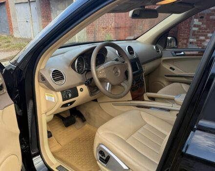 Черный Мерседес МЛ 350, объемом двигателя 3.5 л и пробегом 230 тыс. км за 12800 $, фото 4 на Automoto.ua