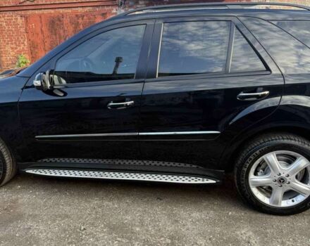 Черный Мерседес МЛ 350, объемом двигателя 3.5 л и пробегом 230 тыс. км за 12800 $, фото 2 на Automoto.ua