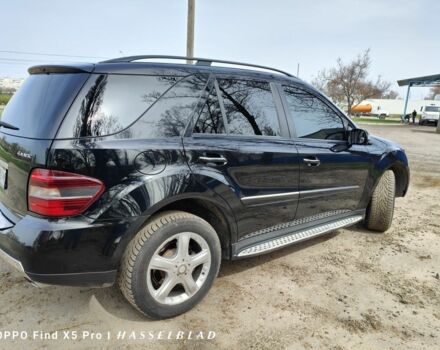 Чорний Мерседес МЛ 350, об'ємом двигуна 3.5 л та пробігом 194 тис. км за 11000 $, фото 5 на Automoto.ua