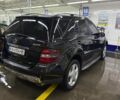 Черный Мерседес МЛ 350, объемом двигателя 3.5 л и пробегом 242 тыс. км за 9499 $, фото 2 на Automoto.ua