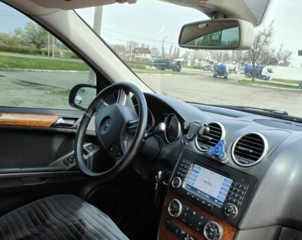 Чорний Мерседес МЛ 350, об'ємом двигуна 3.5 л та пробігом 194 тис. км за 11000 $, фото 20 на Automoto.ua