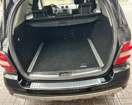 Чорний Мерседес МЛ 350, об'ємом двигуна 3.5 л та пробігом 276 тис. км за 10500 $, фото 12 на Automoto.ua