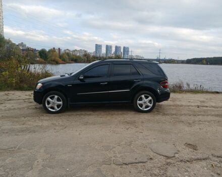 Черный Мерседес МЛ 350, объемом двигателя 3.5 л и пробегом 234 тыс. км за 13500 $, фото 4 на Automoto.ua