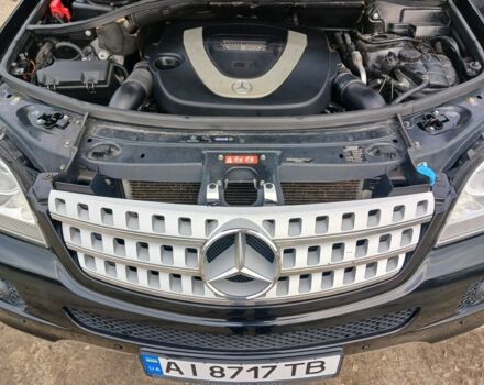 Черный Мерседес МЛ 350, объемом двигателя 3.5 л и пробегом 234 тыс. км за 13500 $, фото 12 на Automoto.ua