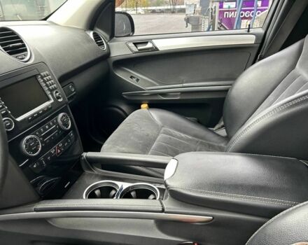 Чорний Мерседес МЛ 350, об'ємом двигуна 3.5 л та пробігом 276 тис. км за 10500 $, фото 7 на Automoto.ua