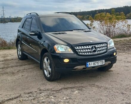 Черный Мерседес МЛ 350, объемом двигателя 3.5 л и пробегом 234 тыс. км за 13500 $, фото 1 на Automoto.ua