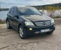 Черный Мерседес МЛ 350, объемом двигателя 3.5 л и пробегом 234 тыс. км за 13500 $, фото 1 на Automoto.ua