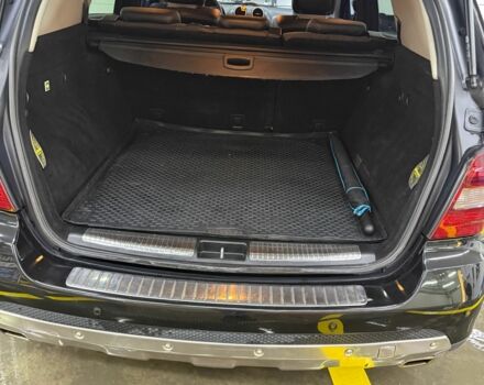 Черный Мерседес МЛ 350, объемом двигателя 3.5 л и пробегом 242 тыс. км за 9499 $, фото 12 на Automoto.ua