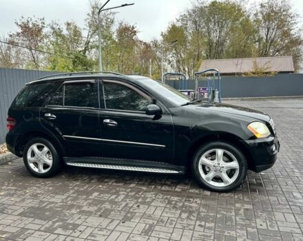 Чорний Мерседес МЛ 350, об'ємом двигуна 3.5 л та пробігом 276 тис. км за 10500 $, фото 1 на Automoto.ua