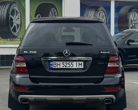 Черный Мерседес МЛ 350, объемом двигателя 3.5 л и пробегом 240 тыс. км за 272 $, фото 7 на Automoto.ua