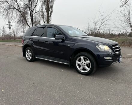 Черный Мерседес МЛ 350, объемом двигателя 3 л и пробегом 340 тыс. км за 15500 $, фото 7 на Automoto.ua