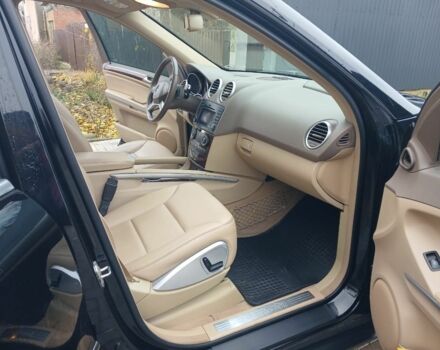 Чорний Мерседес МЛ 350, об'ємом двигуна 3 л та пробігом 345 тис. км за 13500 $, фото 8 на Automoto.ua
